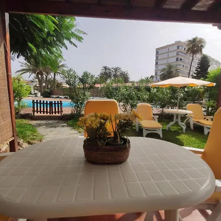 Semesterbostad Lovely 2 Bedroom With Parking