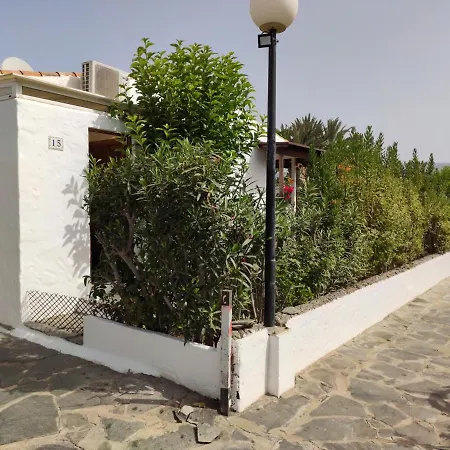 Lovely 2 Bedroom With Parking Semesterbostad