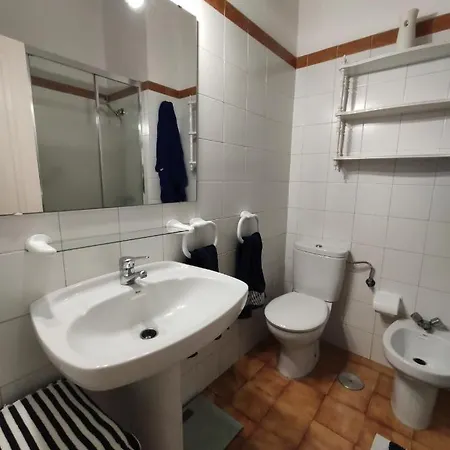Semesterbostad Lovely 2 Bedroom With Parking *